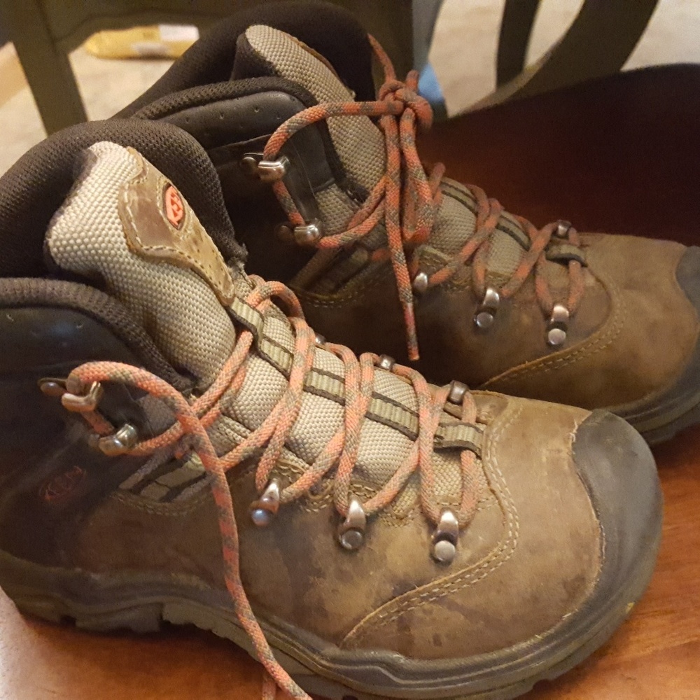 Keen boots